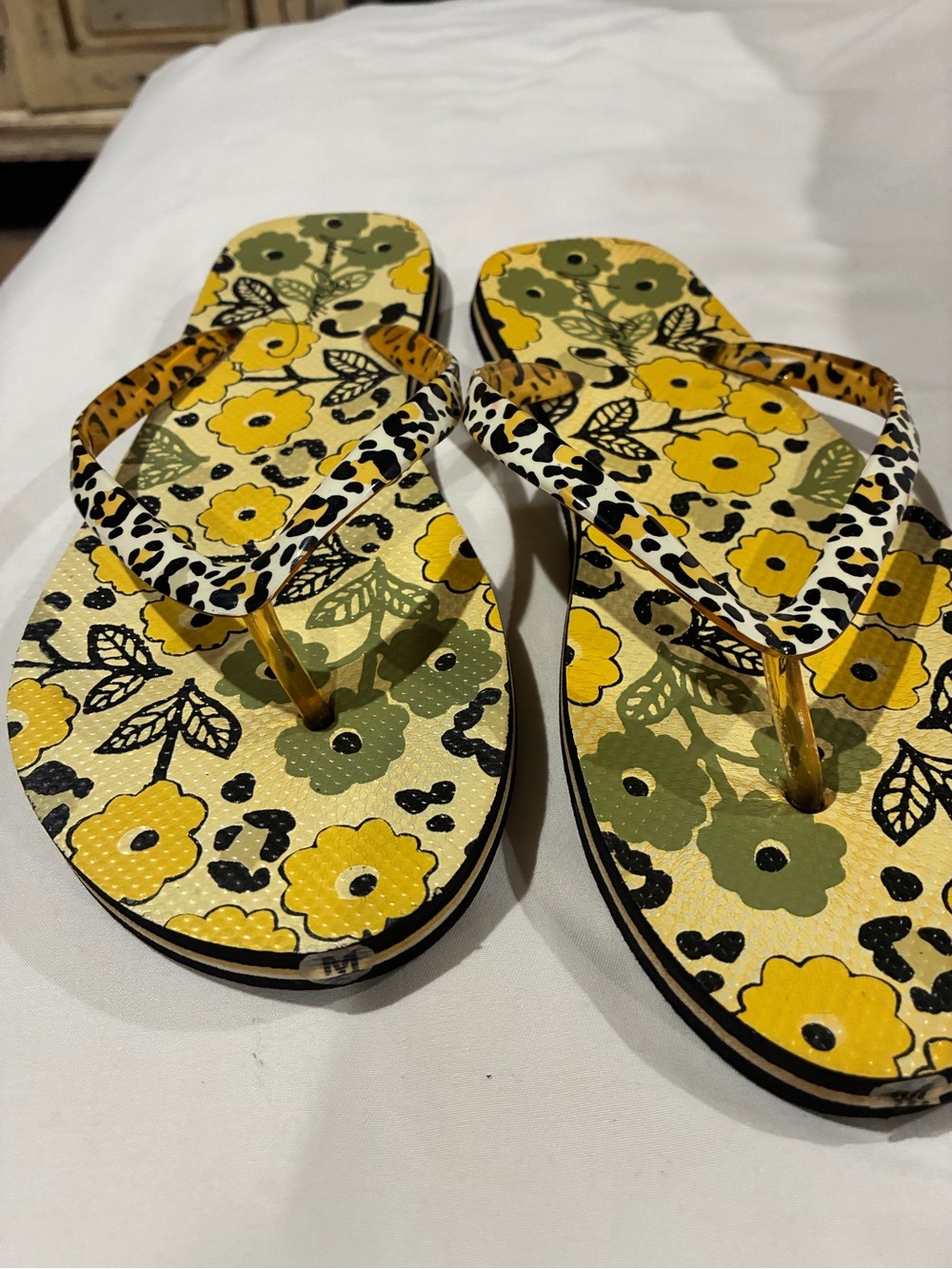 Vera Bradley Women's Floral Yellow & Black & leopard print Flip Flop Sandals